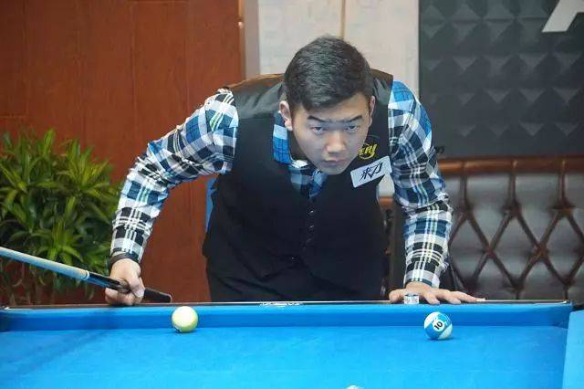 前的训练背 前的训练背